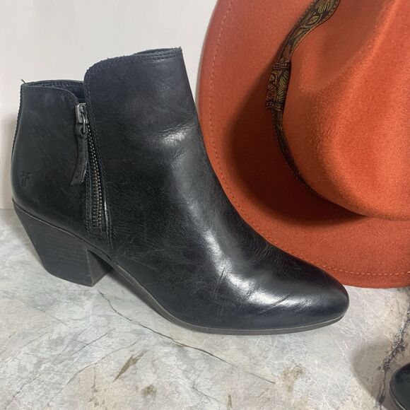 Frye Black Leather Stacked Heel Zippered Ankle Boots Women’s Size 9 M - Picture 9 of 16